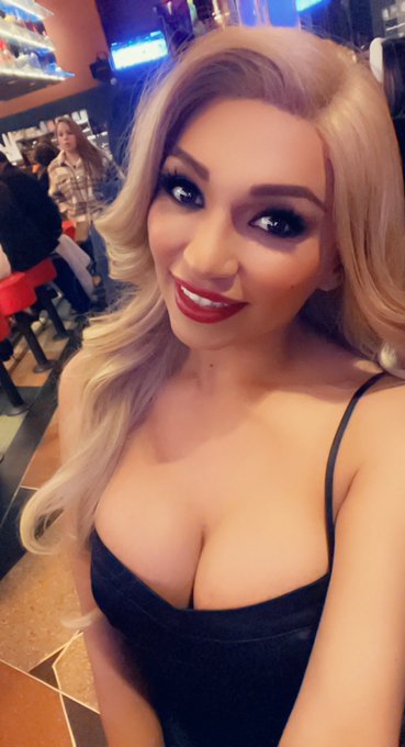 Things that can turn me off.  1. bad breath / bad teeth   2. Dirty fingers/dirty nails   3. When someone<a href="/tag/thejessydubai"class="tags"><span>#thejessydubai</span></a>