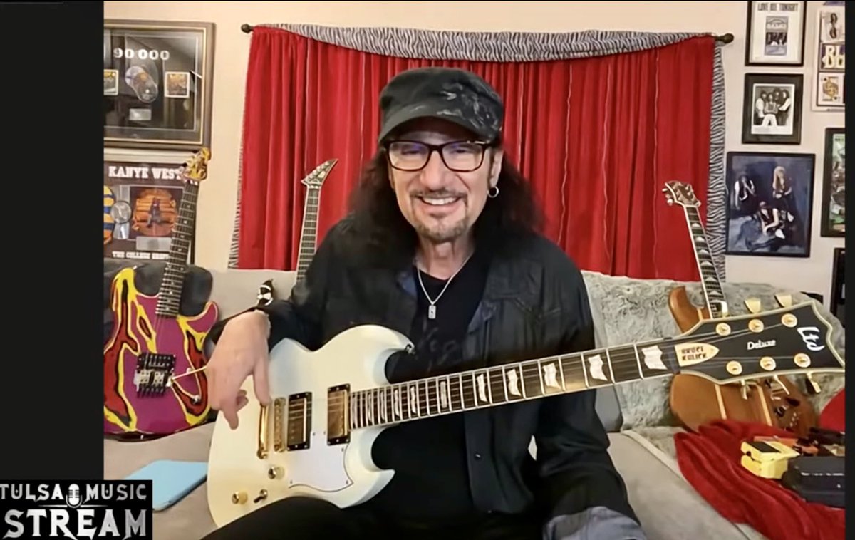 brucekulick's tweet photo. Yesterday I gave a very detailed interview about guitars, pedals and amps. Enjoy! https://t.co/CokUM9fXUf https://t.co/ungwtTOhr6