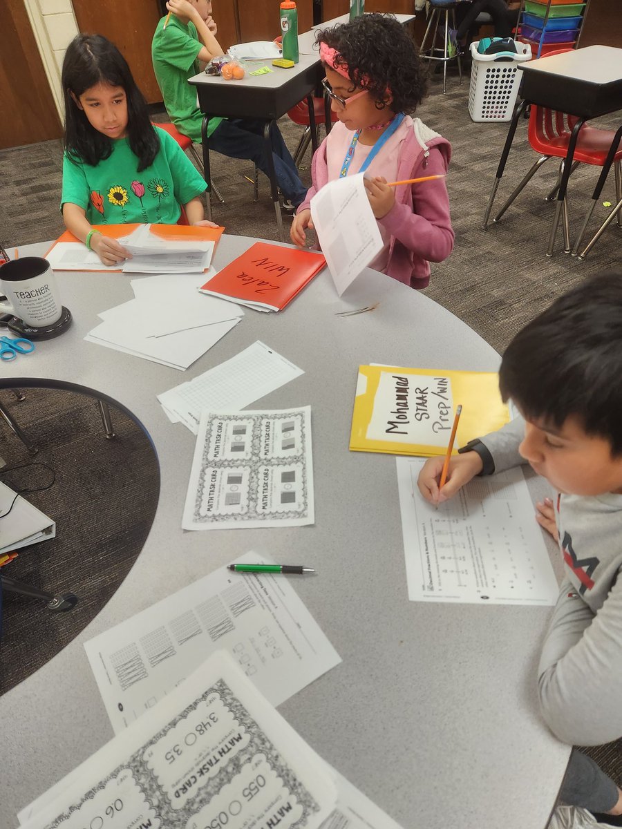 TanseyBulldogs's tweet photo. Working hard, collaborating. I asked, what do you like most about working in groups? Their answer - when I don't know the answer someone can help explain it to me! YES! That's why we work together, to get better! @HumbleElemMath #marchmathmadness @HumbleISD_FE https://t.co/hGbJjtrXlE