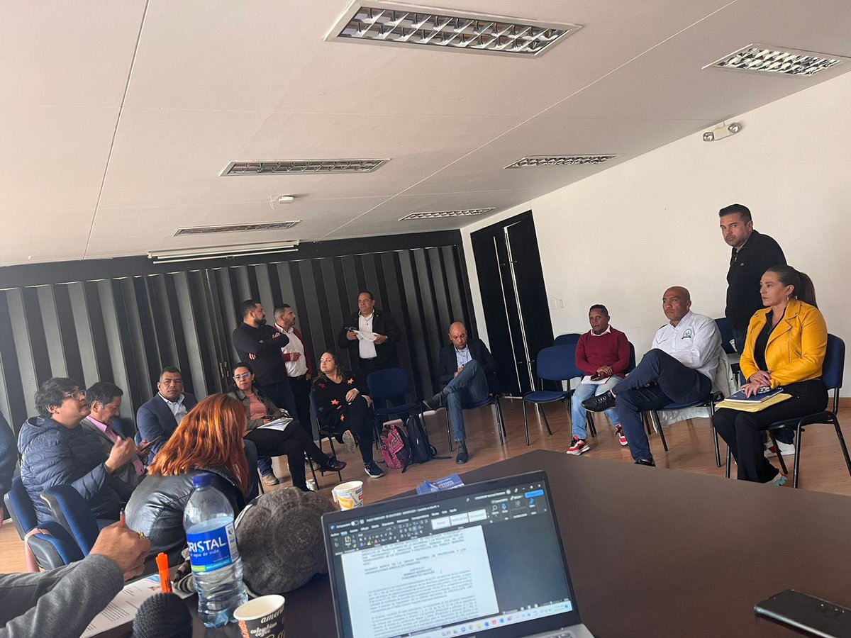 #Importante se unen 17 organizaciones #Sindicalistas de la <a href="/UNPColombia/">Unidad Nacional de Protección, UNP.</a> tiembla la #Administración !!.

Creando mesas de #Dialogo en pro de los #Funcionarios y demostrando que la unión hace la fuerza.