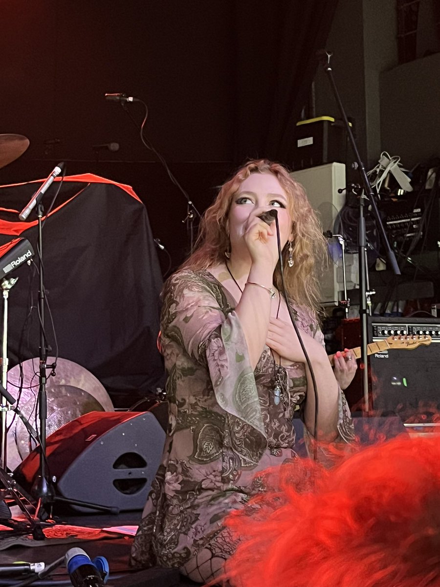 grovesyyy_'s tweet photo. Alice Lily <3

rt and share!!

more in thread!!

#lovejoybristol #alicelily #inselaffetour https://t.co/fHvrdv5KGo