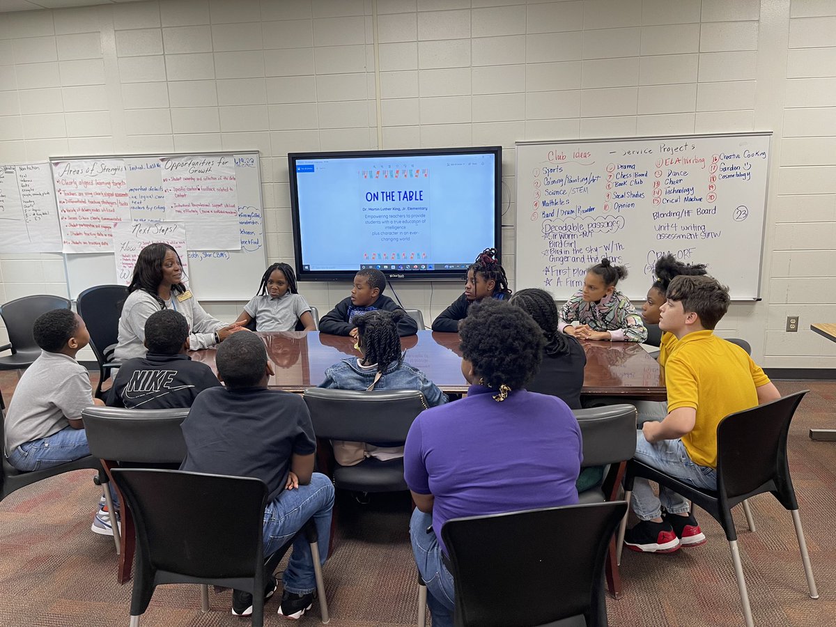 DrMLKES1's tweet photo. During our very own the table with administration students were able to use their voice to give their concerns and thoughts on how we can make The Dr. Martin Luther King Jr Elementary an EVEN BETTER place to be!
#onthetablemacon
@BibbSchools https://t.co/MjsIkxxn8Q