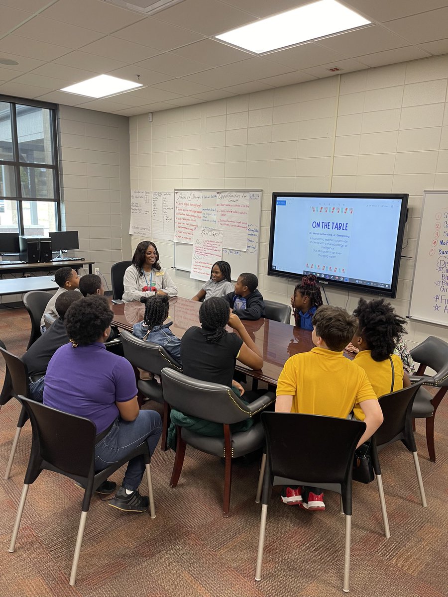 DrMLKES1's tweet photo. During our very own the table with administration students were able to use their voice to give their concerns and thoughts on how we can make The Dr. Martin Luther King Jr Elementary an EVEN BETTER place to be!
#onthetablemacon
@BibbSchools https://t.co/MjsIkxxn8Q