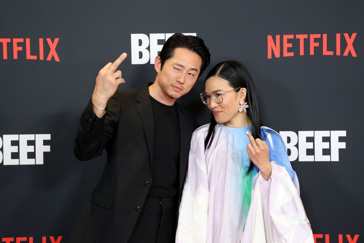stevenyeun_com's tweet photo. Photos: "BEEF" Los Angeles Premiere https://t.co/CRpYKXEb3P @steveyeun #StevenYeun #BEEF https://t.co/bSaaAAblSE