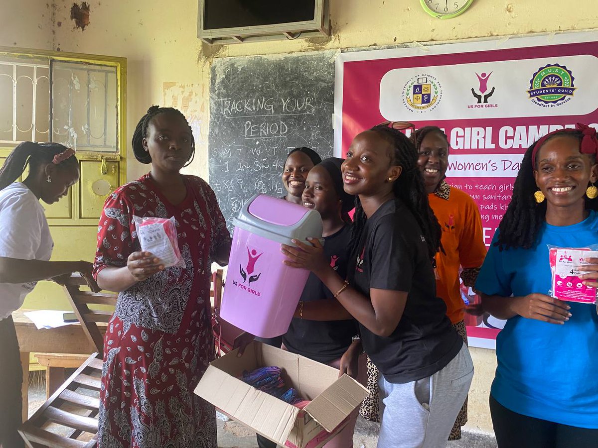 UsforGirls1's tweet photo. Glad to have partnered with @sg_must @MUST_Guild_MoH of @MbararaUST with whom we skilled the girls on how to make reusable pads, gave both reusable &amp; disposable pads. We also provided bins for proper menstrual waste disposal &amp; because we love the environment. #endperiodpoverty https://t.co/yxqQINMuOb