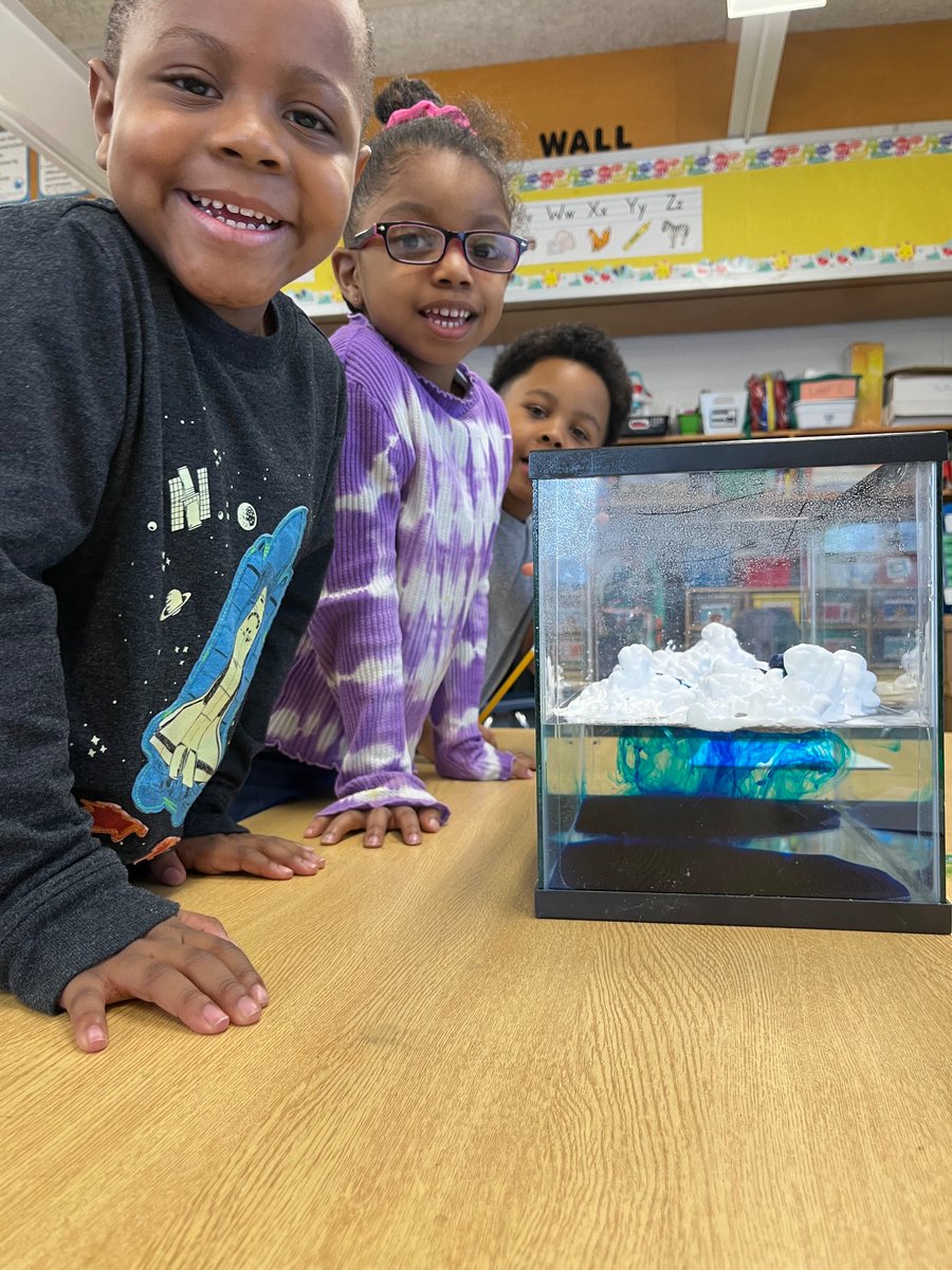 MsCartwright27's tweet photo. Science rules!  🧬 @GreeceELC Kindergartener’s making predictions and experimenting today in connection to our weather unit! https://t.co/7SFcCxK28T