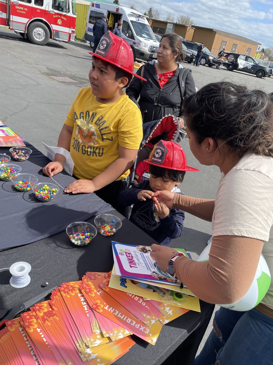CareerTechEdu's tweet photo. Today we honored the birthday of Cesar Chavez by attending the 10th anniversary celebration of Cesar Chavez Language Academy. This school is the only dual immersion TK-8 school in Santa Rosa and a school known for its commitment social justice like its namesake. #cesarchavezday https://t.co/4R5VTXUzl6