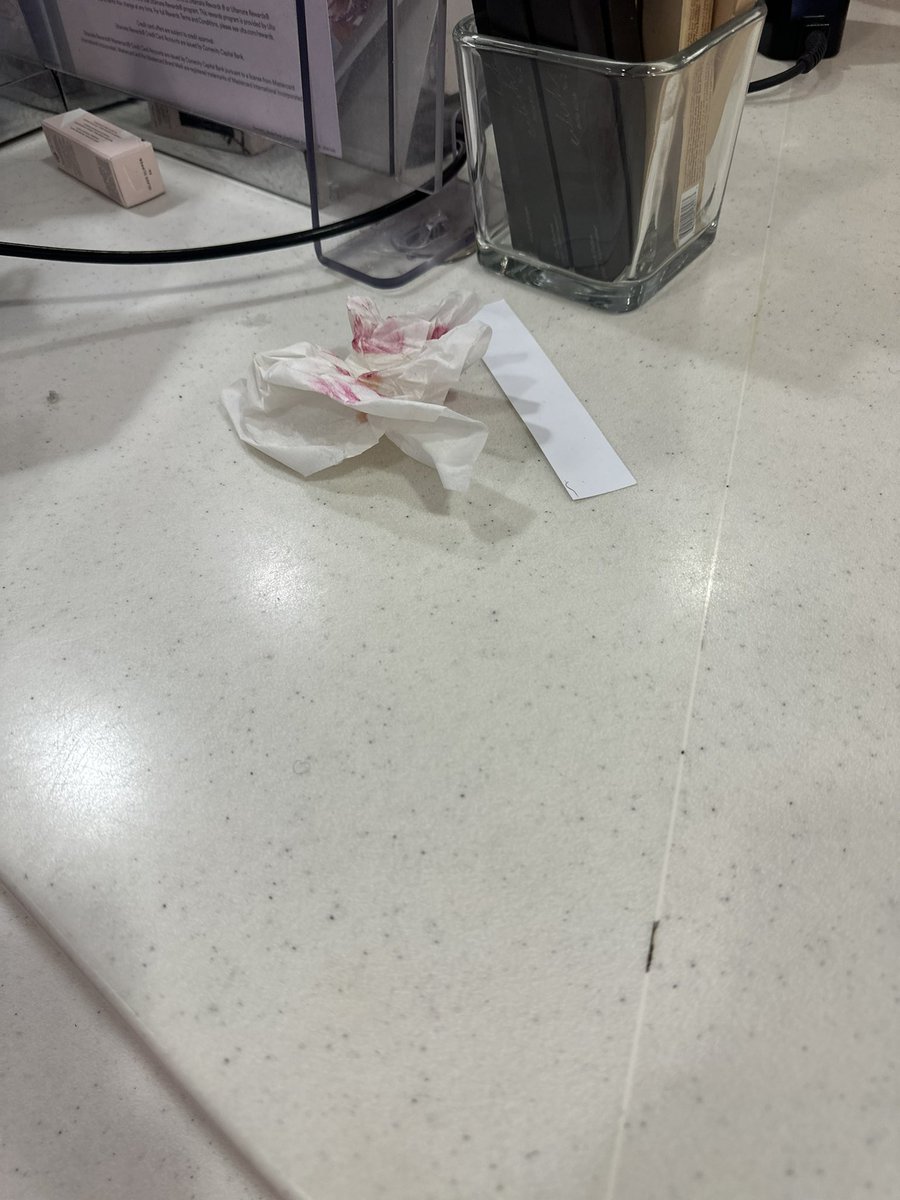 PinkNGreenVirgo's tweet photo. @ultabeauty THIS is what the checkout counter looks like at your Springfield PA location 🤢 https://t.co/qUpvjHDLSt