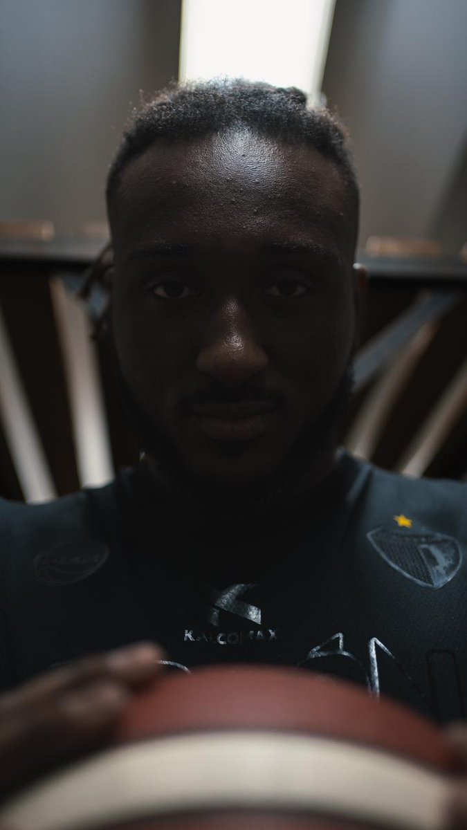 JuaniAnc's tweet photo. La nueva camiseta de @ColonBasquet es una locura. Nueva genialidad de @kalcomax1, que cada vez hacen casacas más lindas. https://t.co/N6cXmIcfHk
