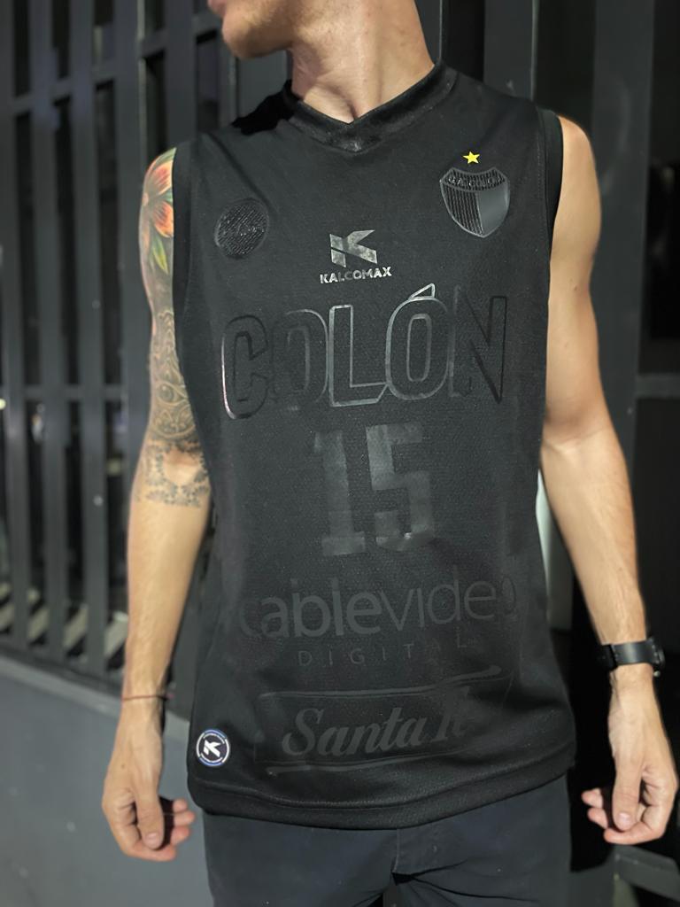 JuaniAnc's tweet photo. La nueva camiseta de @ColonBasquet es una locura. Nueva genialidad de @kalcomax1, que cada vez hacen casacas más lindas. https://t.co/N6cXmIcfHk