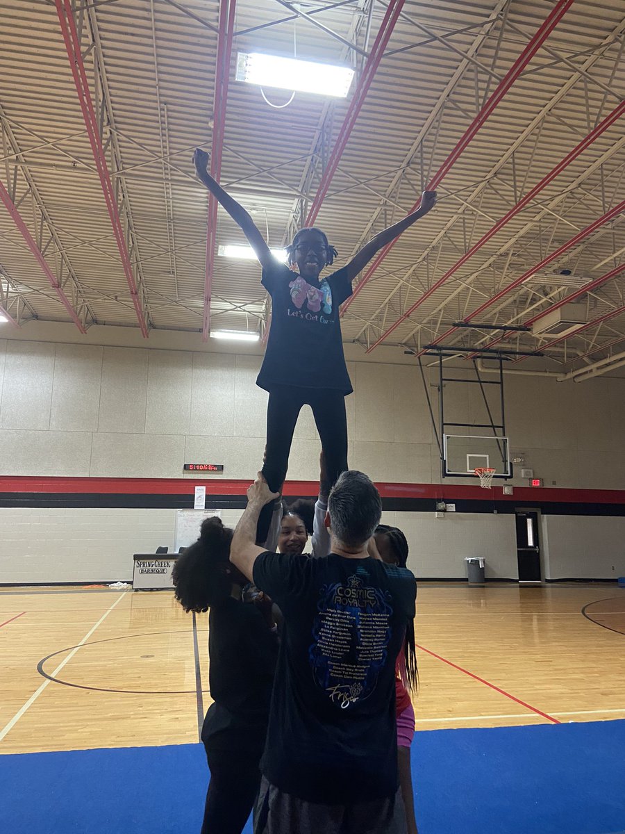 EulessCheer's tweet photo. ❤️🖤 Day 1 of stunting! ❤️🖤#EJHStallionStrong https://t.co/9pf7xel7zM