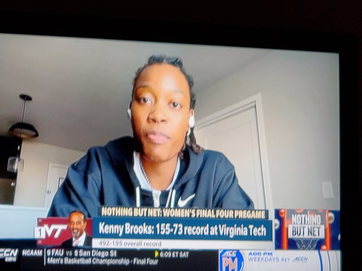 HokieMum's tweet image. Love you Aisha Shepherd!!! #hokies #ACCNetwork