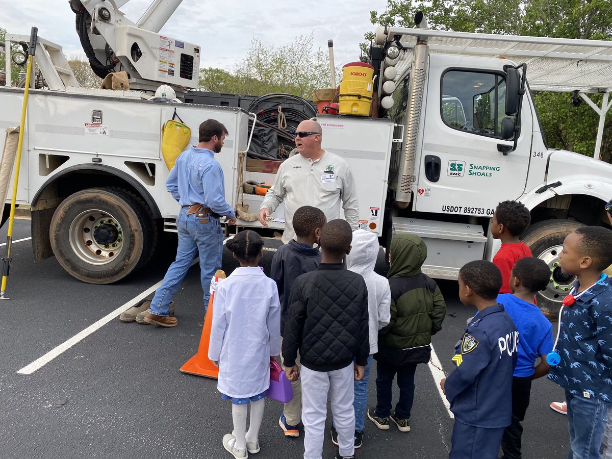malviajacobs's tweet photo. Career Day @LVESCHOOL https://t.co/AMJd7t5Q2D