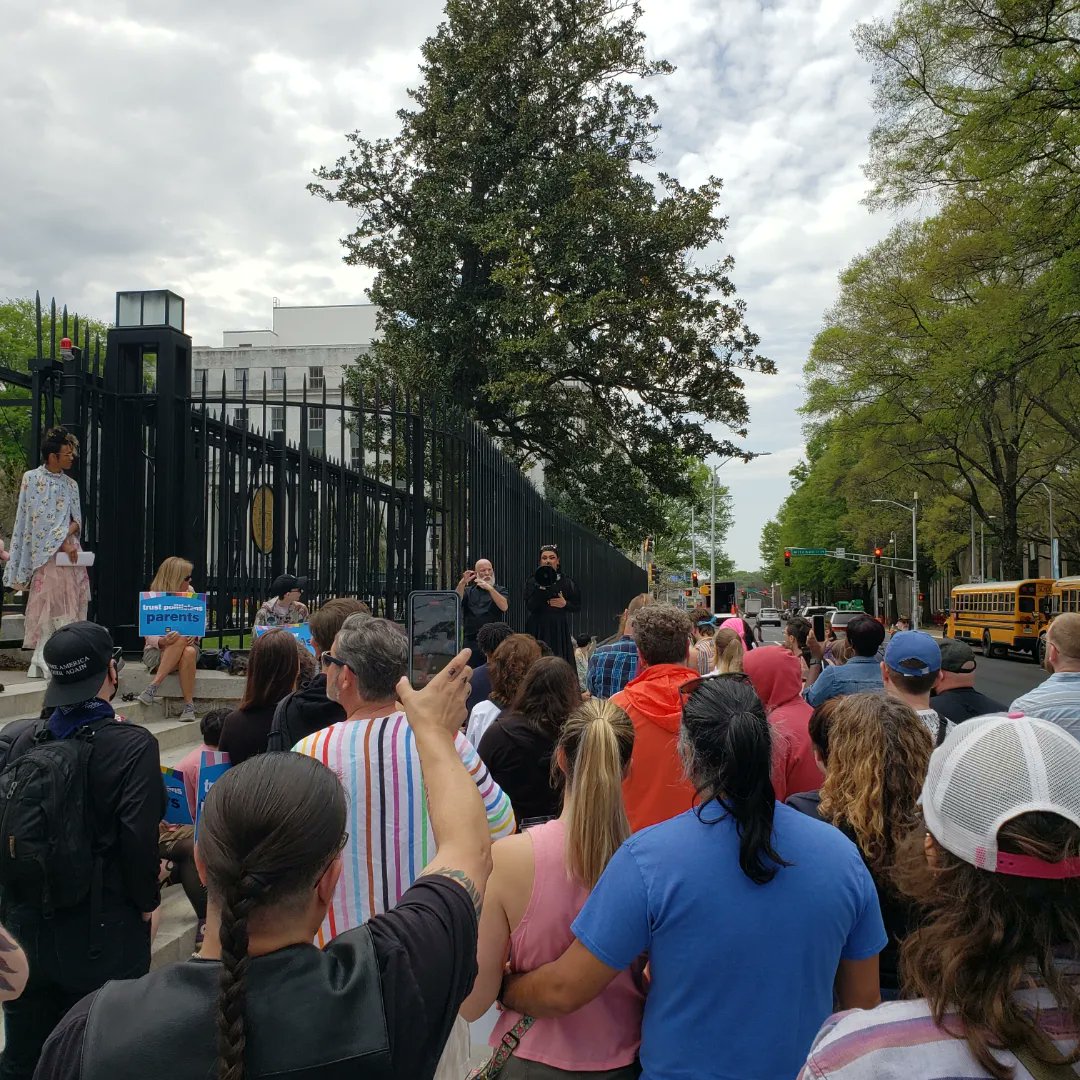 TheOneChameleo1's tweet photo. our Queer Trans Youth.
#BeTheChange challenge the legislations and laws, your representatives, and by doing so truly do no harm.
#ActiveCompassion #AngelActionAtlanta #LGBTQIAplus #Queer #TransRightsAreHumanRights https://t.co/g3BfQJR6Yq
