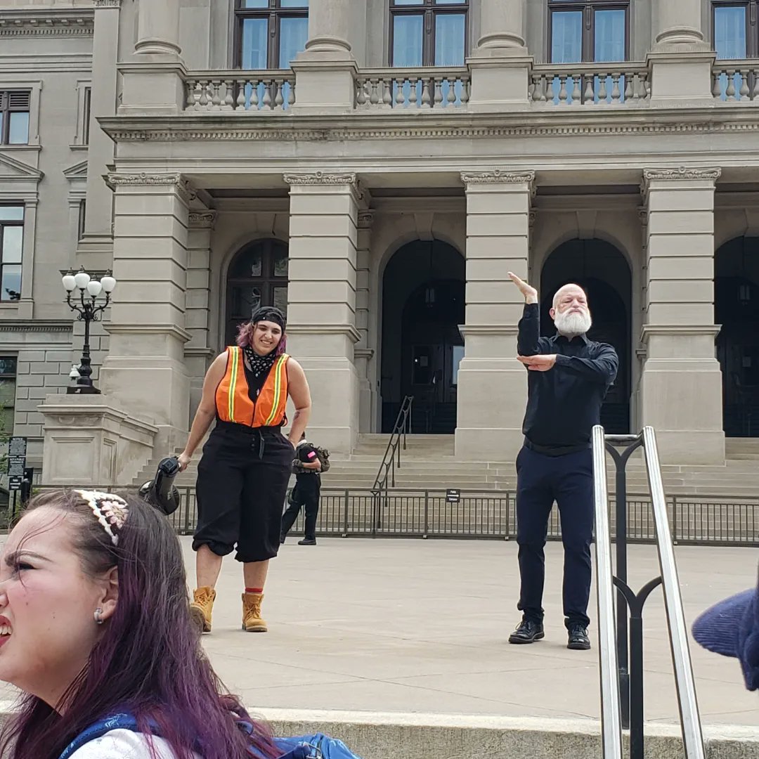 TheOneChameleo1's tweet photo. our Queer Trans Youth.
#BeTheChange challenge the legislations and laws, your representatives, and by doing so truly do no harm.
#ActiveCompassion #AngelActionAtlanta #LGBTQIAplus #Queer #TransRightsAreHumanRights https://t.co/g3BfQJR6Yq