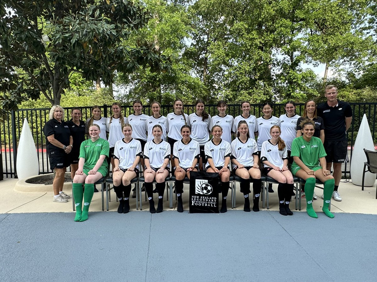 GunnieLove's tweet photo. Game Night in Houston 🥅 Sooo looking forward to seeing the girls action ⚽️ #NZSS https://t.co/HvBvYf1YlC