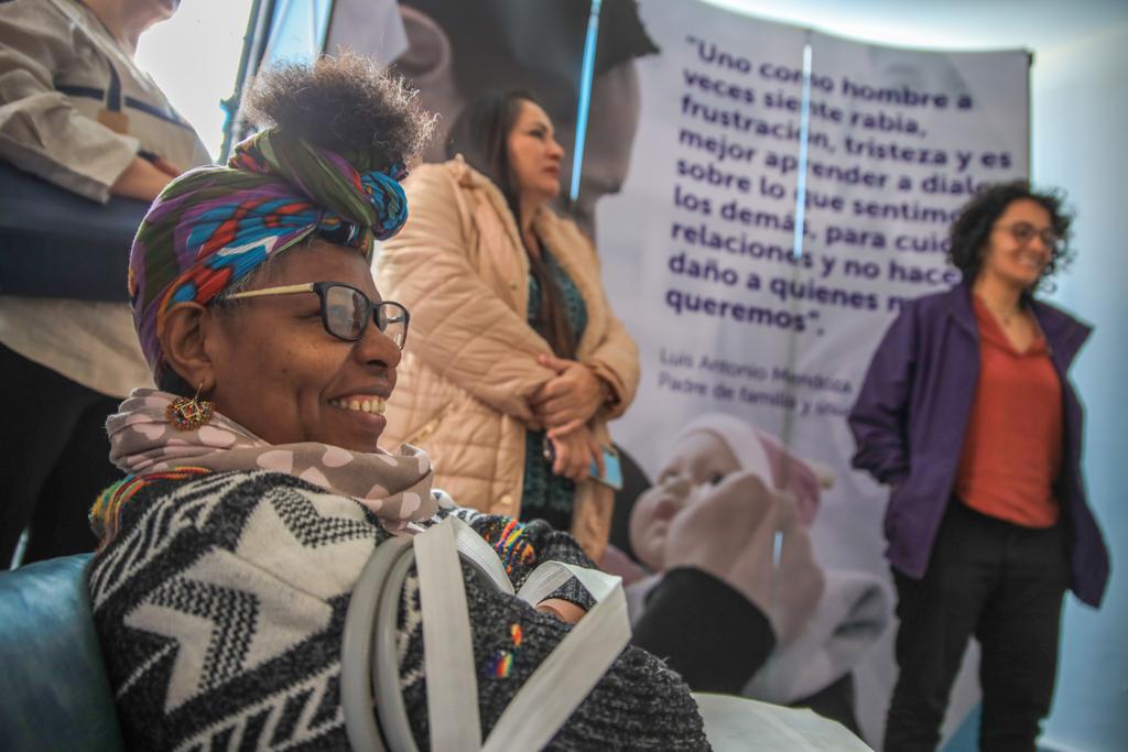 BogotaEsCivica's tweet photo. 📸Así vivimos la visita guiada en la #ManzanaDelCuidado de Tunjuelito con personas delegadas de 🇩🇪Alemania, 🇪🇨Ecuador, 🇨🇺Cuba, 🇬🇹 Guatemala,🇲🇽México y 🇵🇪Perú, durante el cierre del 'VI Encuentro Andino de Educación de personas jóvenes y adultas' de @ColombiaDvv

#HombresAlCuidado https://t.co/y3R4xs4wcf