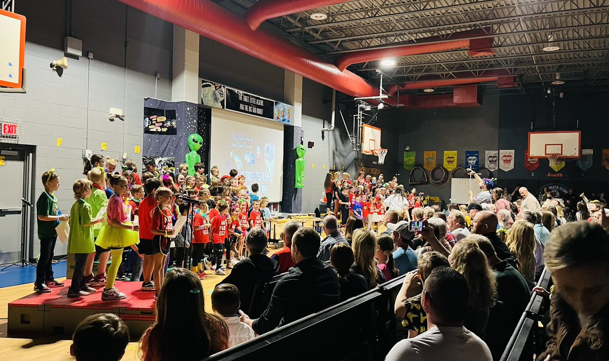 CHEmusicians's tweet photo. Congratulations @AmyParksElem Second Grade on an amazing program! https://t.co/FbQthvQ0xJ