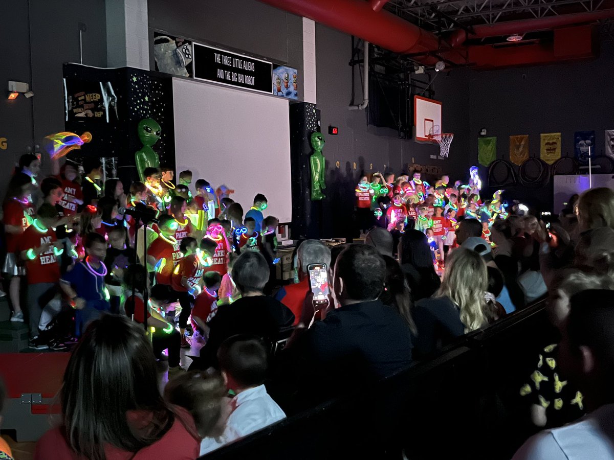 CHEmusicians's tweet photo. Congratulations @AmyParksElem Second Grade on an amazing program! https://t.co/FbQthvQ0xJ