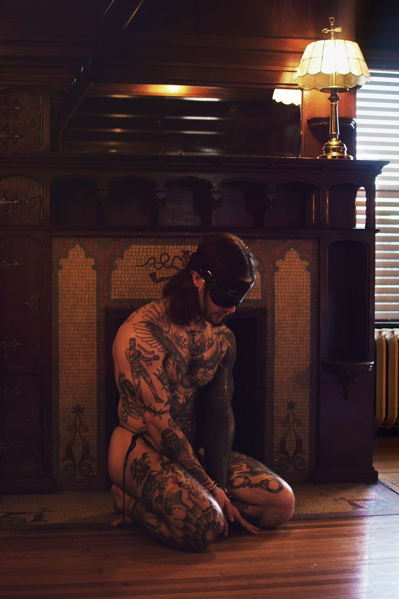 Heavy_Bound's tweet photo. Waiting patiently. 

@Brantjohnd 💕 https://t.co/K4Hf4RdUwf