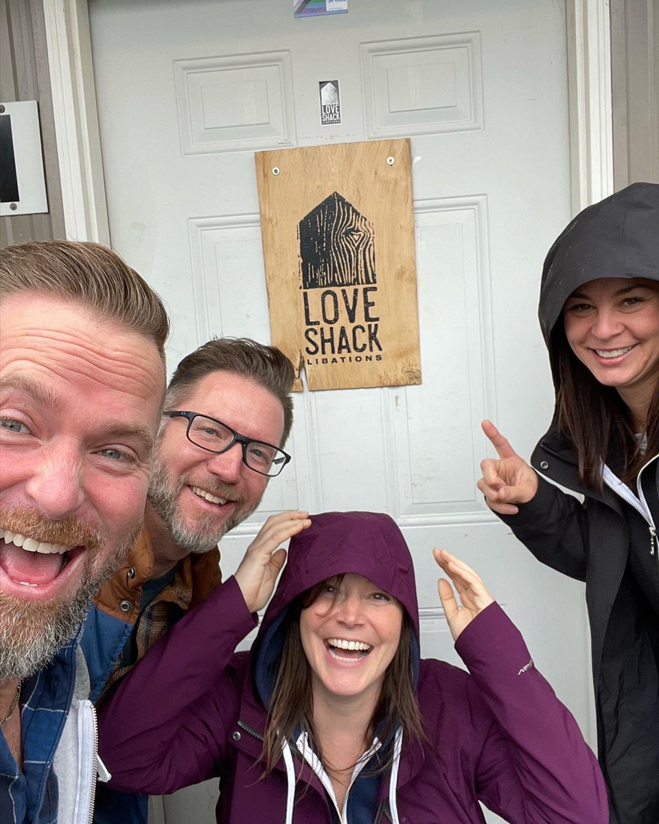 craftbrewjester's tweet photo. Brewstop #22 on the #QuestToBreak78 of #brewQuest2023 was the one and only beauty #loveshacklibations we made special getaway plans specifically to visit Dave and as usual it was well worth it! If we lived closer we all might have a problem #CraftNotCrap #qualicum #beauty https://t.co/rezWfy8GFm