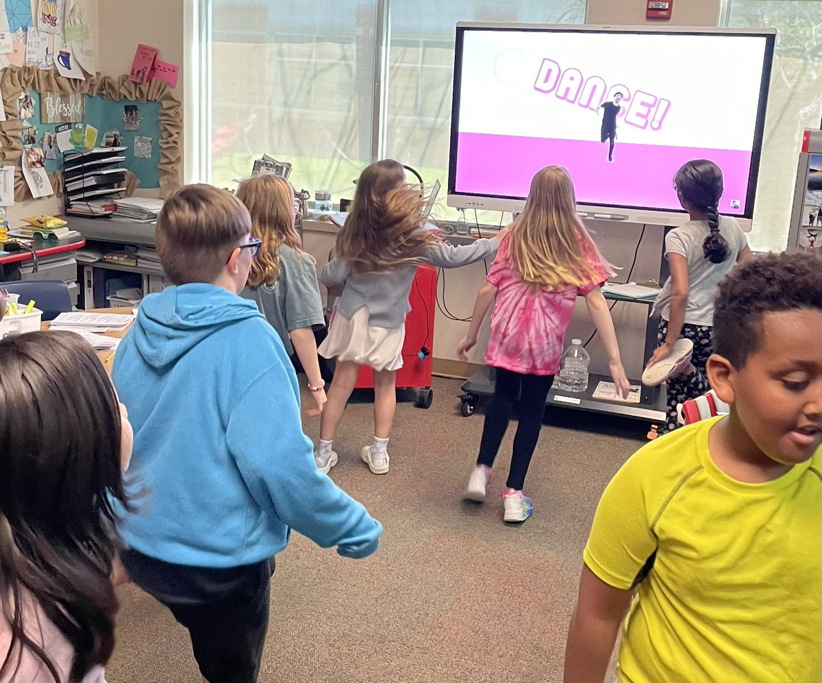Jones_Teaches's tweet photo. When it’s Friday afternoon and you have a lot of energy, the dancing brain breaks are just what you need! @HMECardinals #hmeproud https://t.co/67OObVP8eD