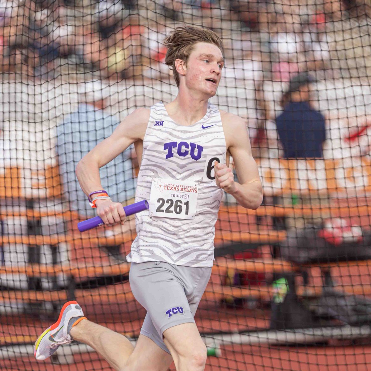 The men's sprint medley squad finishes 11th overall with their time of 3:21.99! #GoFrogs