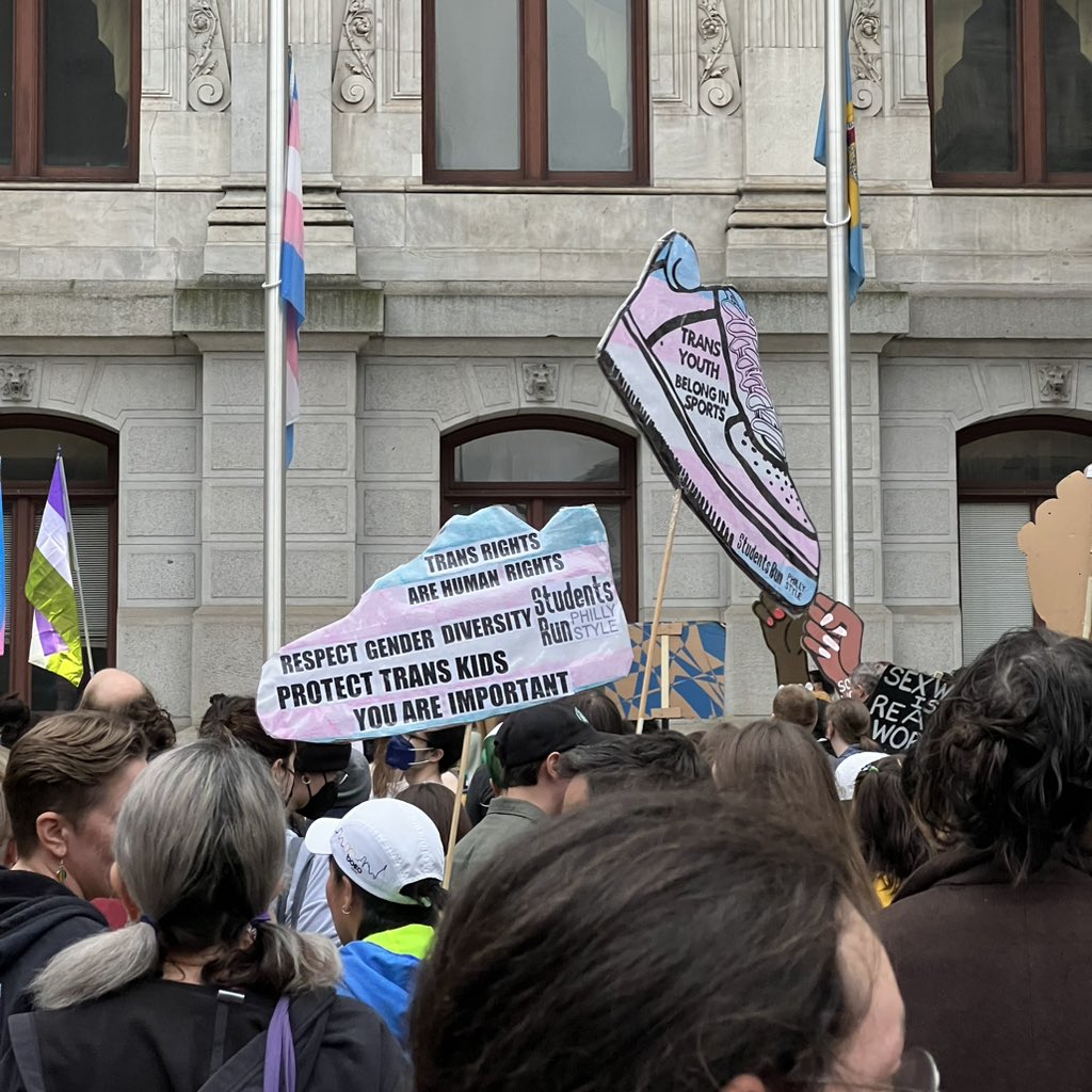 StreetsDept's tweet photo. #PhillyTransMarch https://t.co/fgt0U9cMg3