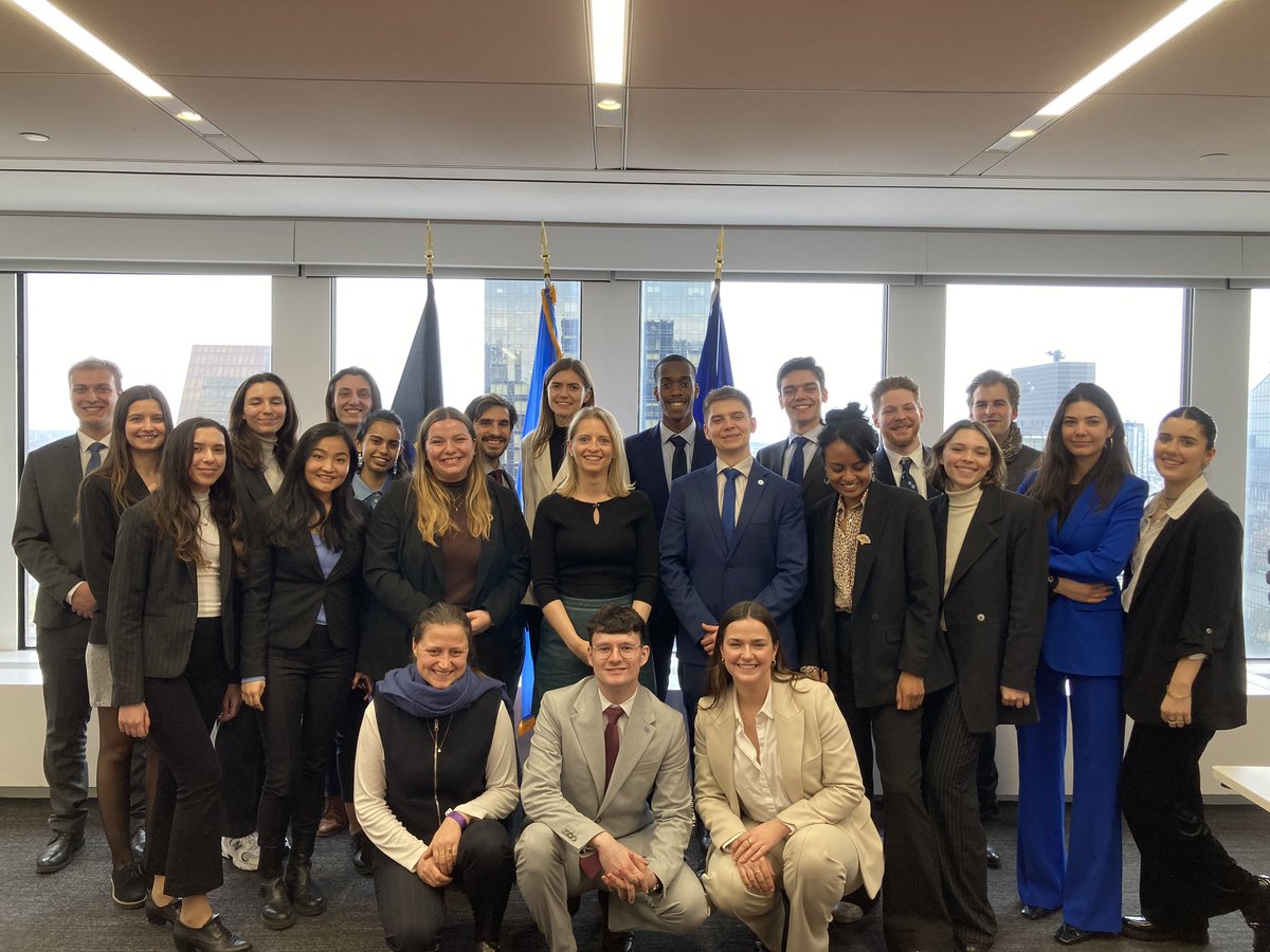 BelgiumUN's tweet photo. Another full house today as we received 23 students from 🇧🇪 university @ULBruxelles.

They are in NY to participate in the @TheOfficialNMUN, where they will represent Austria 🇦🇹.

Quite the challenge right, @AustriaUN ? 😉 https://t.co/s5Gvco2tSU