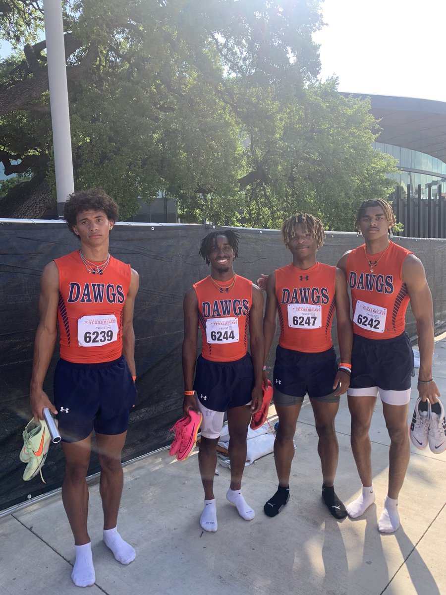 McrosbyMelvin's tweet photo. 4x200 relay! Finals bound @HendrixKorbin @OffTaylorBriggs Kyler Moore and @d1christopher_ https://t.co/sNjLEhZIf6