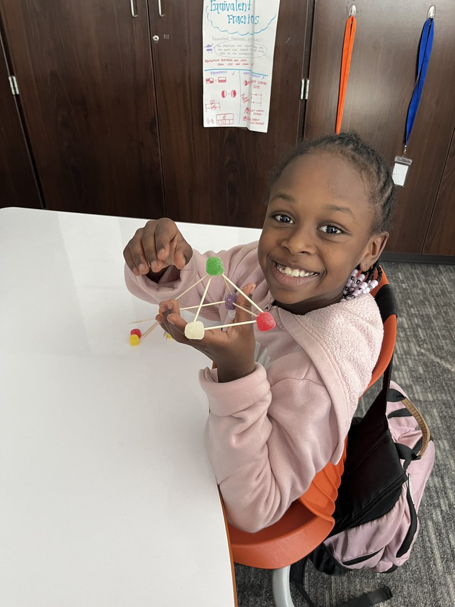 MrsAlley_SFE's tweet image. Students loved working together to create their own 3D shapes today! They discussed the attributes of the prisms and pyramids! They were so happy and engaged! ❤️ #marchmathmadness @HumbleISD_CE @HumbleElemMath