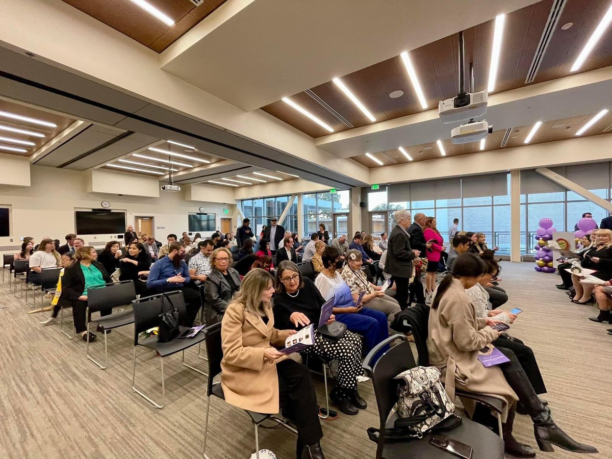 DrRenaeBryant's tweet image. Thx 2 friends &amp;amp; sisters, Roxanne Chow, @misschanen, Paulette Chaffee, @SCE_TammyT, &amp;amp; Cynthia Covarrubias 4 being there 2 cheer me on. I so appreciate u! Thx @SenatorUmberg 4 rec women ea yr during Women’s Herstory Mo. Thx Ana Gonzalez for your thoughtful &amp;amp; nomination! 👏❤️💪