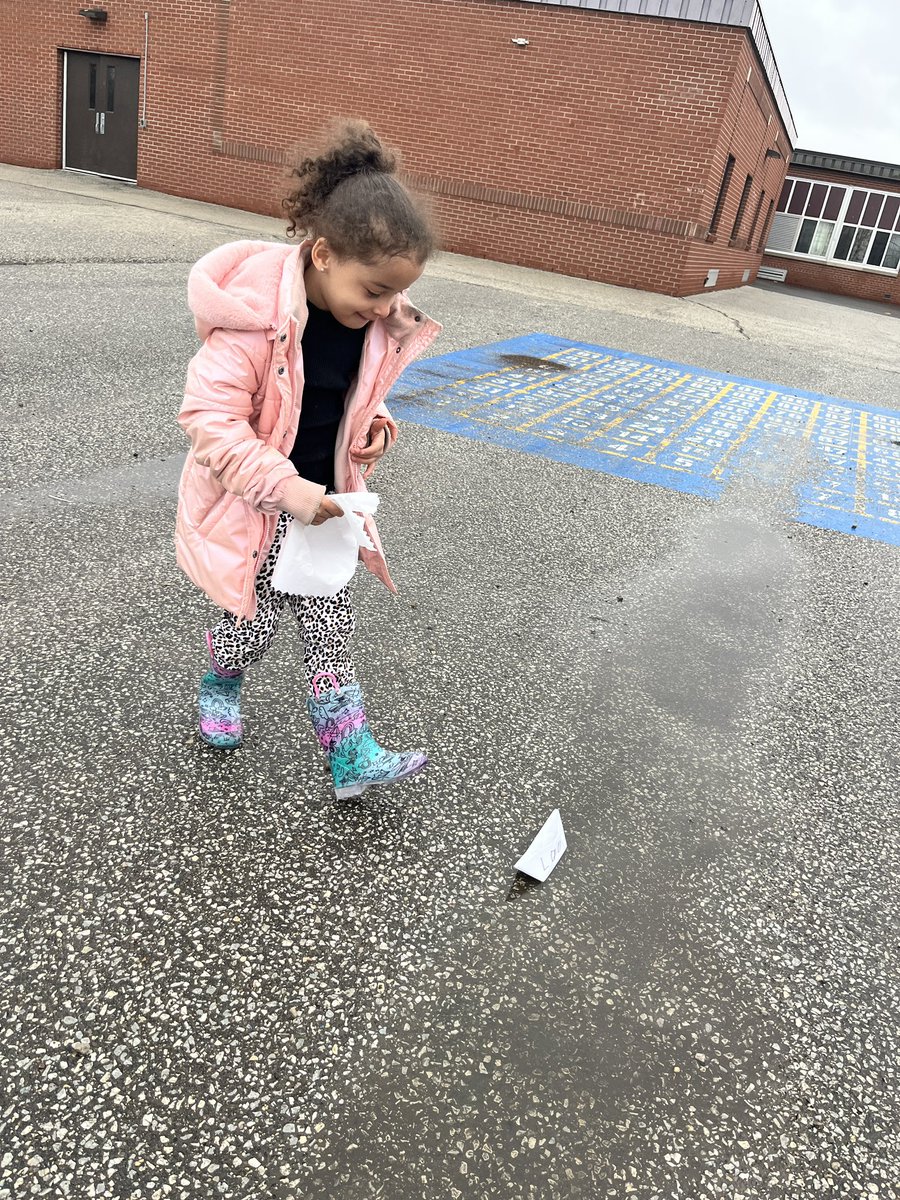 MsDouglas3's tweet photo. 1 D has been learning about different types of energy - wind, electrical, gas etc. Today we built paper boats and sailed them in puddles with a little help from the wind! @gecdsbpro @CityFalcons https://t.co/5X3HQx8HGW