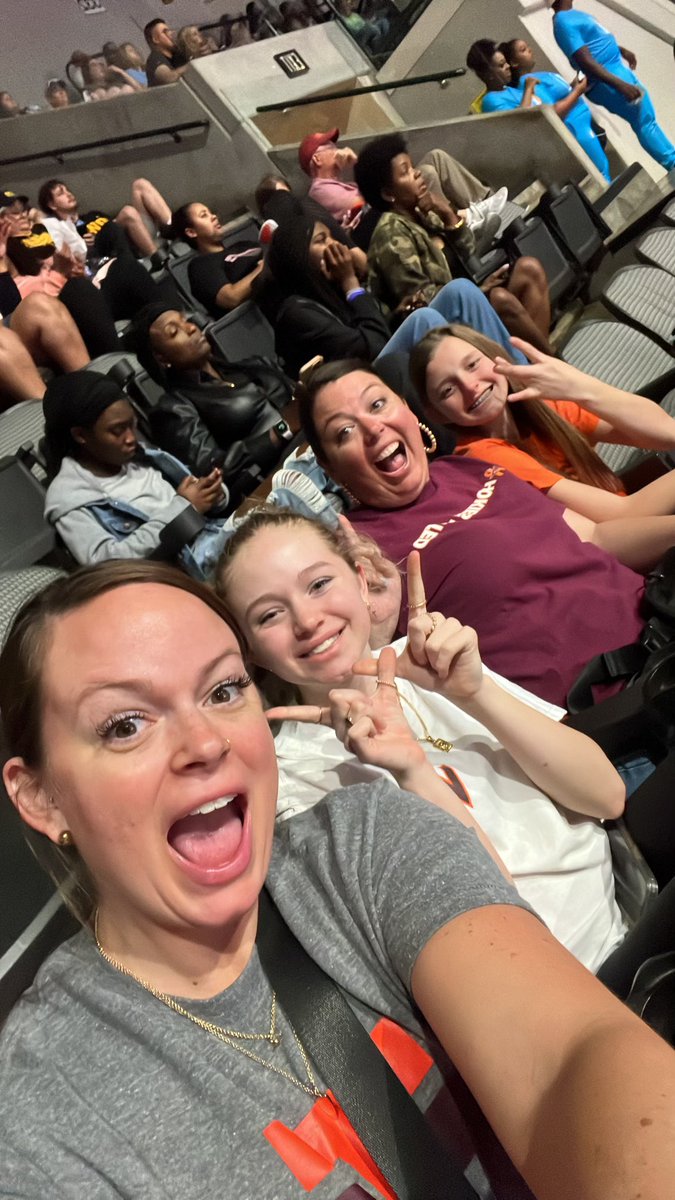 LiloRadack's tweet photo. #capitaloneultimatefan #sweepstakes  section 333 row C 10-13 sister cousin trip! https://t.co/zwmdPQSArw