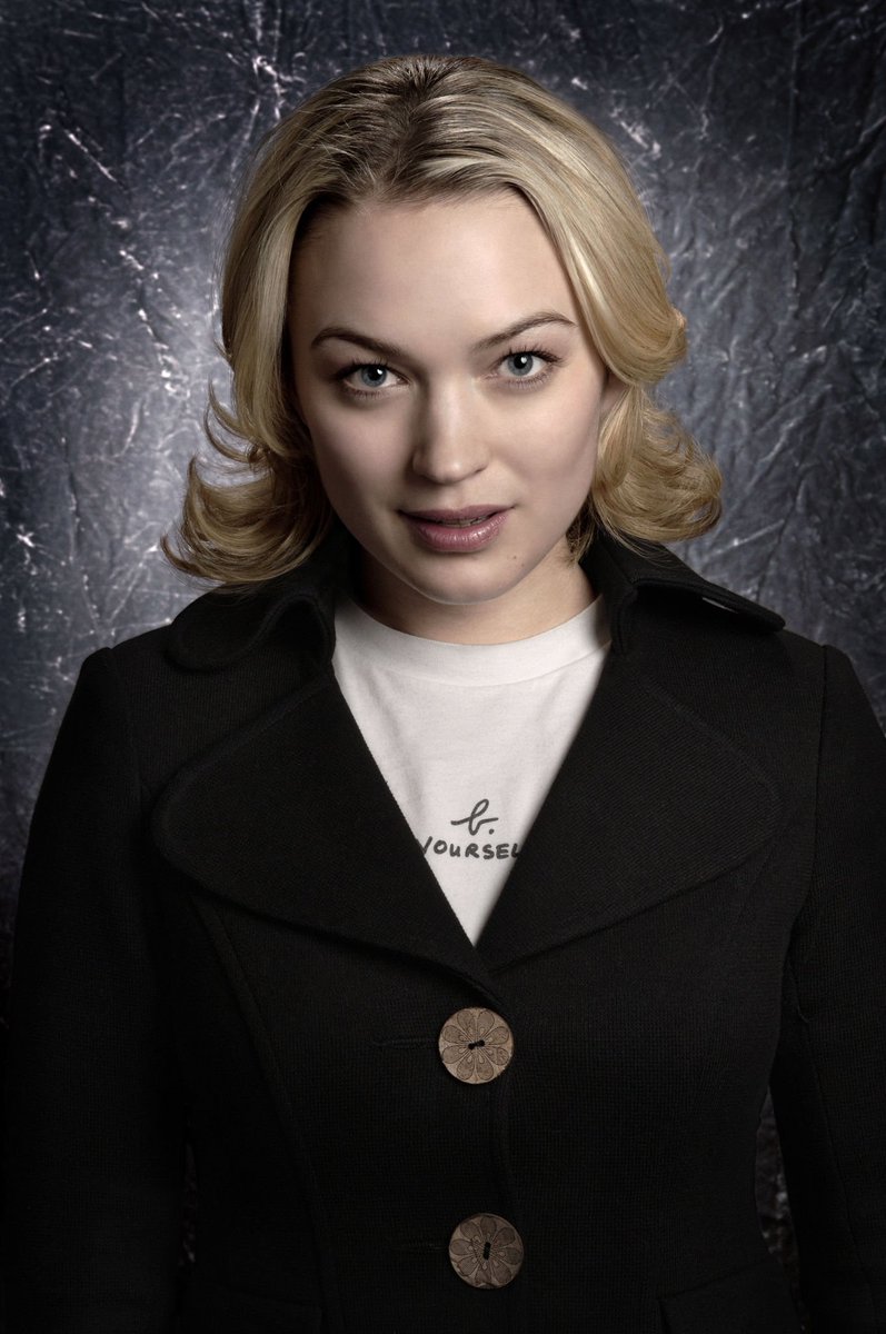 BACUK_'s tweet photo. #SophiaMyles @SophiaMyles
2006 Portrait Shoot
#LarryBusacca #SelfAssignment https://t.co/qehn72vkiu