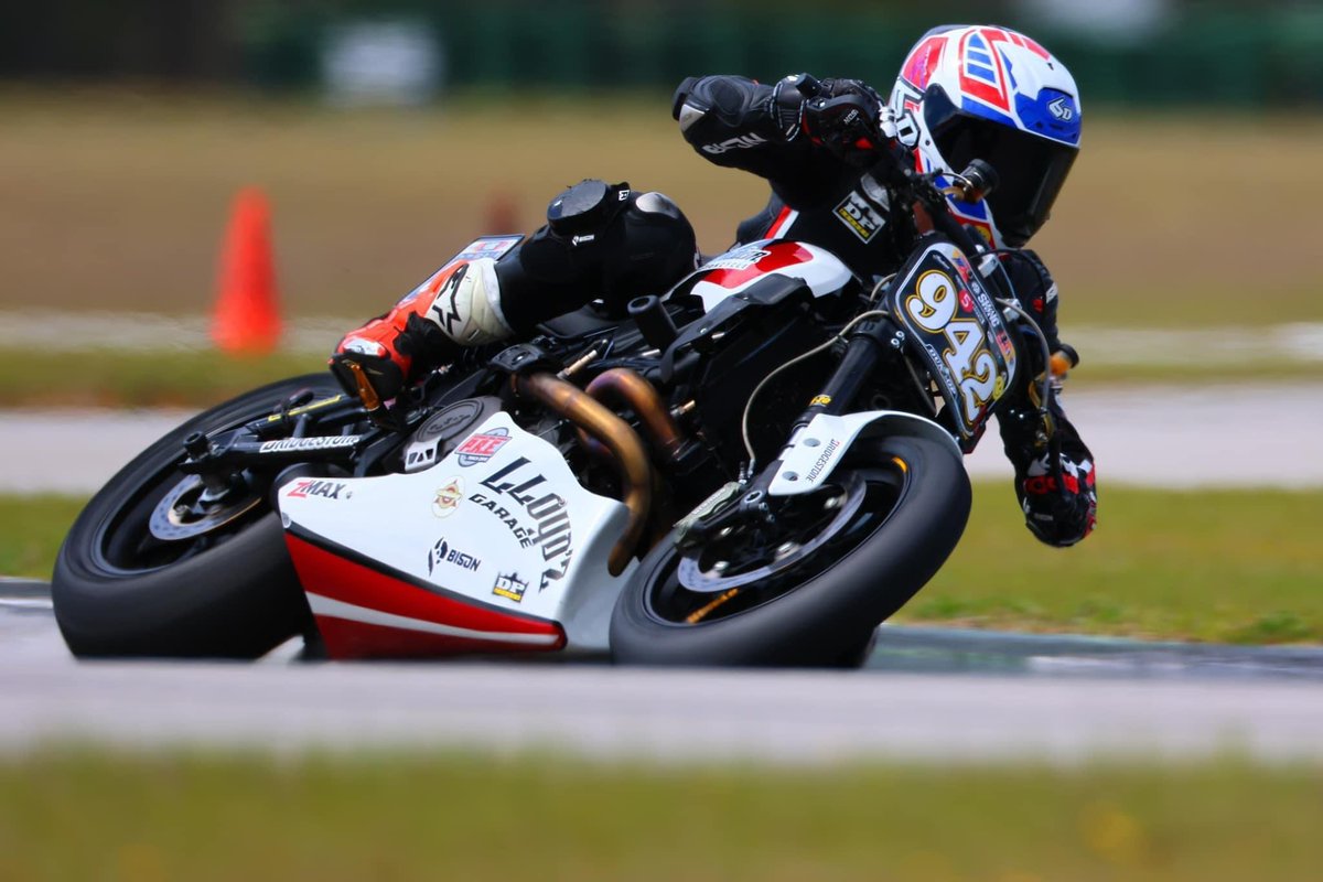 zMAXproducts's tweet photo. @jbaird942 only trust @zmaxraceproducts to keep his @lloydzgarage race bike looking good and on point when he hits the track! #zmaxraceproducts #aerosols #splinegrease #speedwax #lloydzgarage #ama #ahrmaroadracing #wevegotyoucovered https://t.co/pXtqa5nwtL