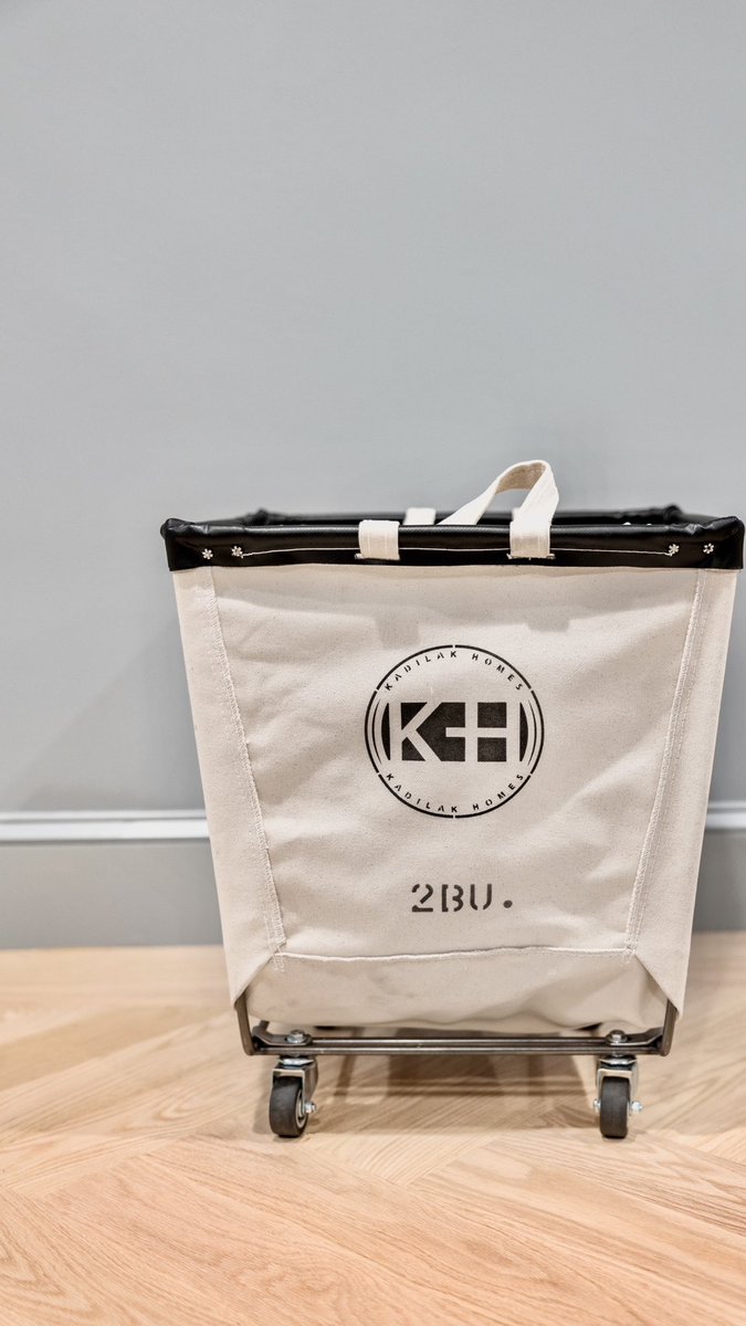 Introducing our rolling laundry hamper collection! 🥳 

In four different size options and two colors, these are made of thick and durable canvas on an indestructible metal frame!

Get yours today: kadilakhomesshop.com/collections/la…