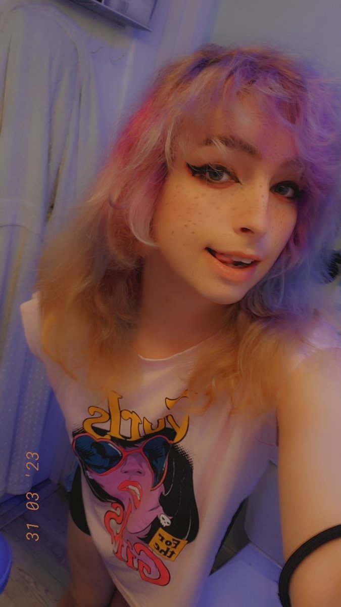 TheGungFuKitty's tweet photo. Happy trans day of visibility with my curls for the girls t shirt https://t.co/tZVLJBzbSK