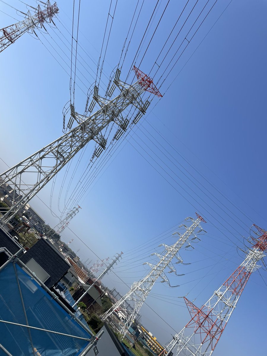 hak_oga's tweet photo. 今日は会社のHP用にたくさん写真撮らないとなんです。。笑

#海 #空 #青空 #雲 #太陽 #晴空 #夕陽 #夕暮れ
#シルエット #鉄塔 #写真好き #一眼レフ #夜景 https://t.co/HVNMajpRoj