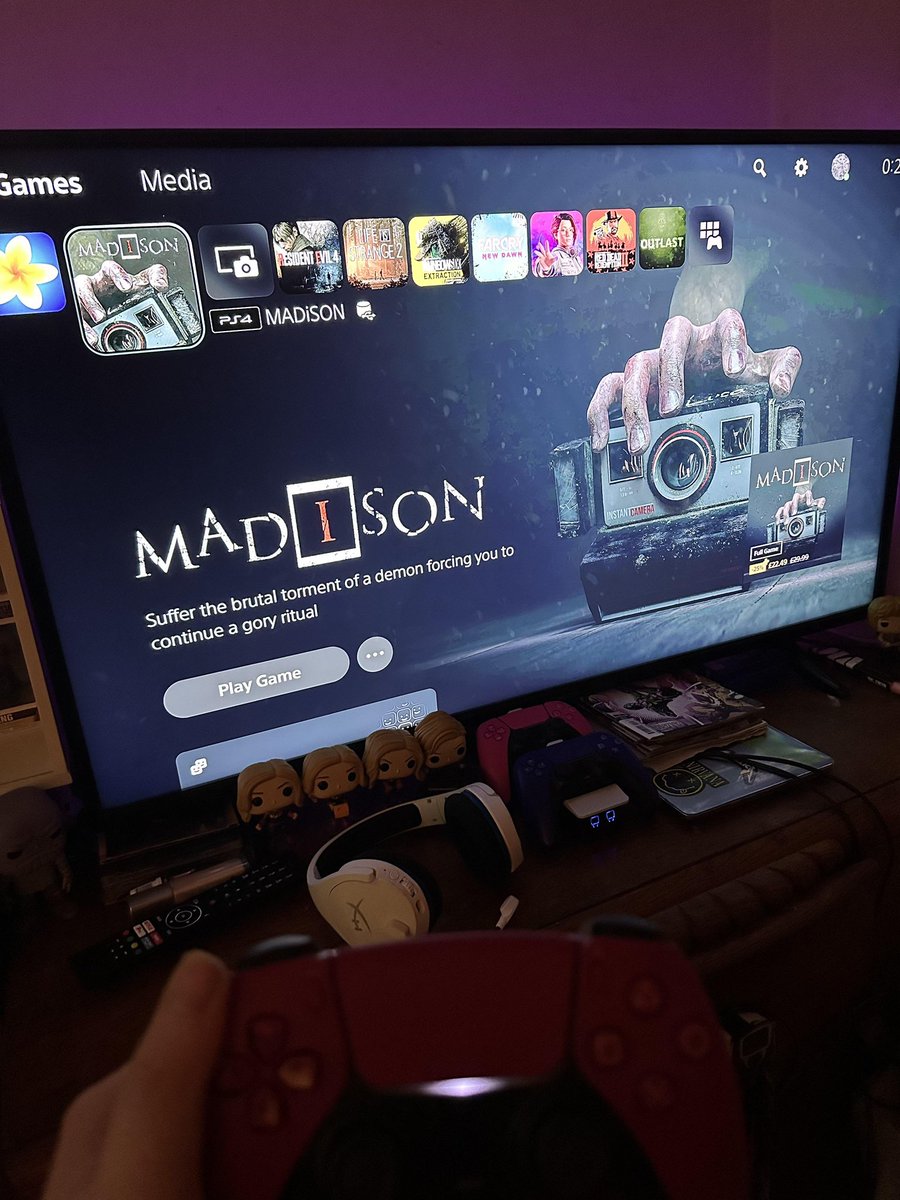 LokiDjarin_xox's tweet image. The more horror games, the better. Just downloaded Madison, will play in a few days. Also have outlast 1 and 2 and the visage 💀👀