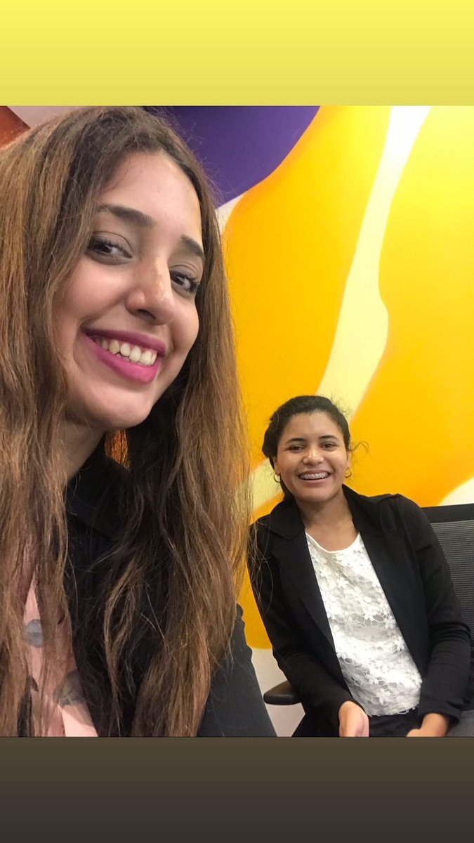 laurisantacruzm's tweet image. Una instantánea de lo Feliiiiz que estábamos en nuestro primer día de pasantía, las dos nos mudamos de carrera, ella de derecho, yo de nutrición, buscamos un nuevo rumbo y  Nestlé nos recibió de una manera excelente y como jóvenes estamos bastante agradecidas #O2C #R2R #Nestle ❤️