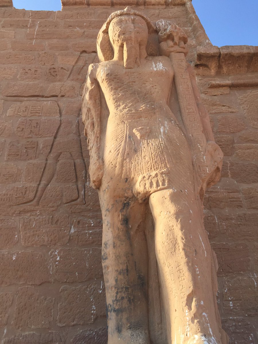 landoflove20's tweet photo. Only the two #pylons and the rock cut part survived, and in the surroundings there are 2 colossi of #Ramses, one upright, one fallen and 8 fine #Sphinxes guard the temple that have the images of #African and #Asiatic prisoners in their bases. https://t.co/0iFtsWhZ5c