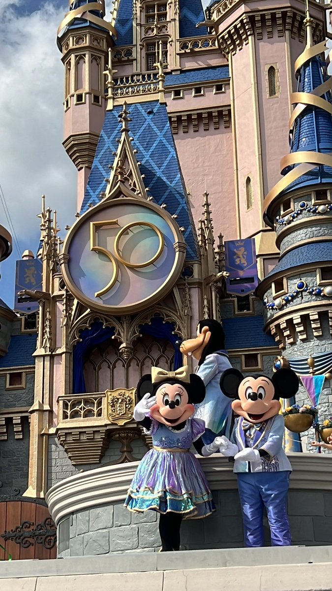 mickeynet023's tweet photo. オーランドは3月31日19時を過ぎましたが、あと数時間で50周年が終わってしまぅぅぅぅ!!
#MNWDW #WDW50th https://t.co/8QAFeo0jWn