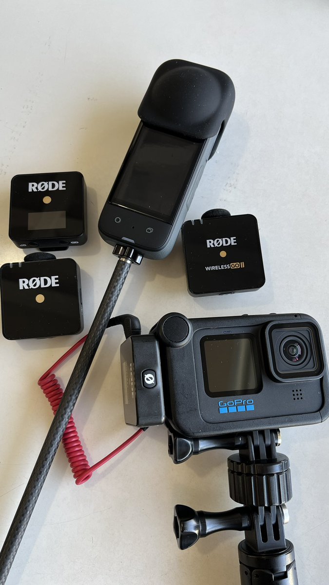 ebikebuta's tweet image. いつも自転車動画で使っているGoPro11、insta360 x3、WirelessGoの初代と二代目。
GoProは7、9からの11。insta360 x3はGoPro Maxから乗り換え。近日発売の廉価版のWirelessMEをドリキンさんの動画で知る。
#gopro
#instax360
#rodewirelessgo
#散財小説ドリキン 
#ebike
#yamaha
#ypj