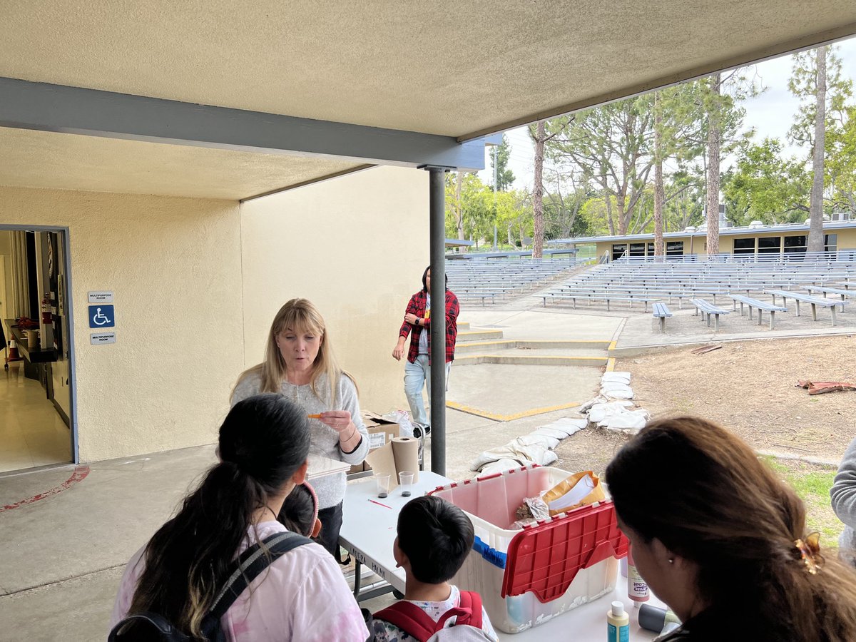 laderapalma's tweet photo. Tile Night at Ladera Palma tonight from 4:30-6:30! Come on by! ¡Noche de Azulejos ahora de las 4:30 a 6:30! ¡No se lo pierda! $25 ⁦@LHSchools⁩ ⁦@LaderaPalmaPTA⁩ ⁦@DrCarlosLHCSD⁩ #lhcsd #lpdiacademy https://t.co/7tkxmjs5Wu