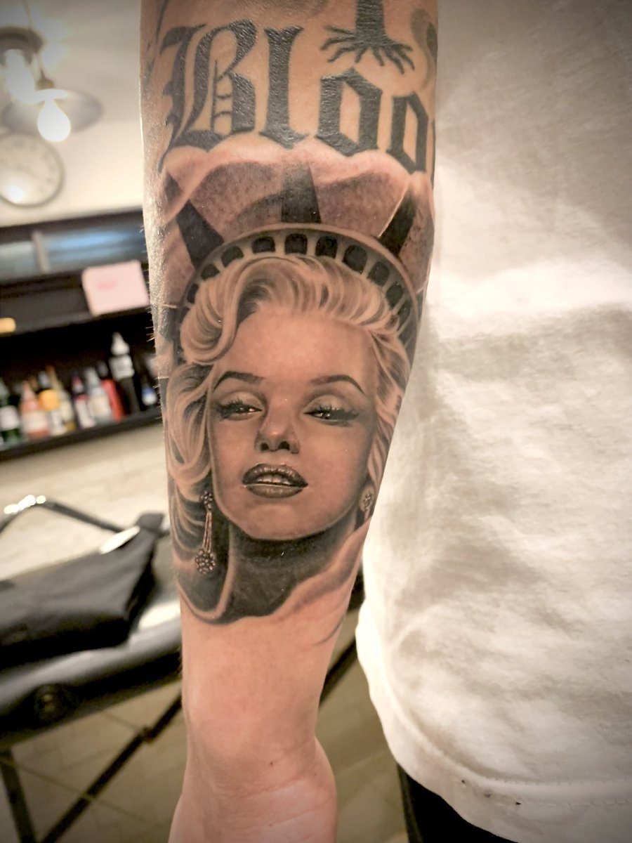 山梨の定期出張！
月曜までおります。
皆様宜しくどーぞ！
@radmaketattoo