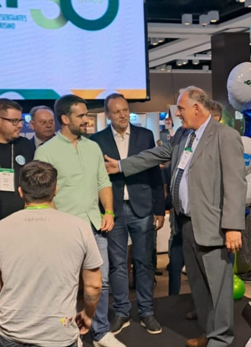 minturuy's tweet photo. Una importante delegación de operadores y destinos uruguayos, encabezada por el director Nacional de Turismo @roquebaudean. promociona el país en Feria #UGART. También participó de la ceremonia inaugural de la feria junto al goberador de Rio Grande do Sul, Eduardo Leite. https://t.co/giIZWX6lBc