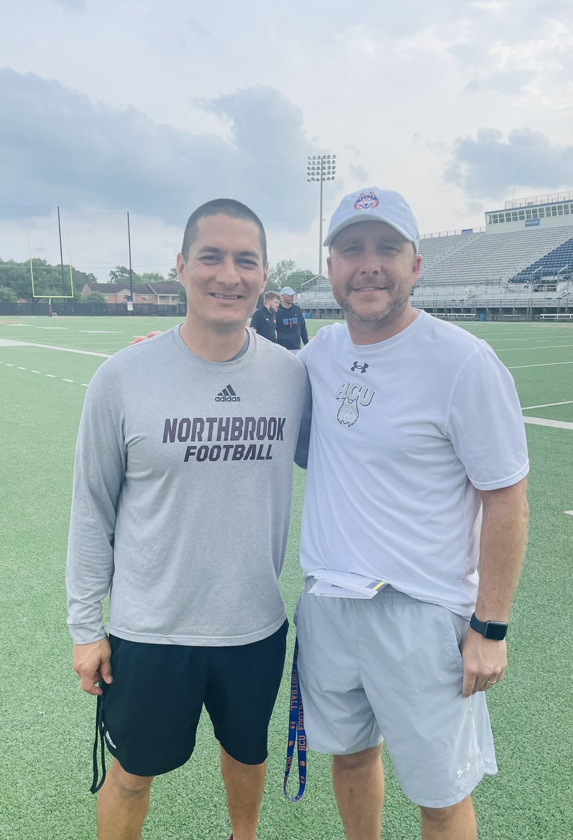 Gomezican's tweet photo. Huge thanks to @Coach_BHarris , @PeterChung555 , @CoachJSutrick , @CoachHornor and all of the @HCUFootball players and staff for their hospitality this afternoon. Our @NHS_Raiders1 had a great time visiting practice and came away with an outstanding overall experience 

#RIDE https://t.co/5XxkPgYizE