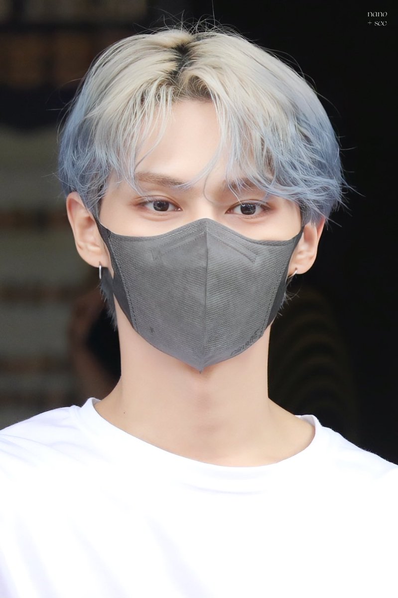 FALLIN4JUN's tweet photo. junhui literally looks like he came off a webtoon how is he real https://t.co/zRqFkq8ith