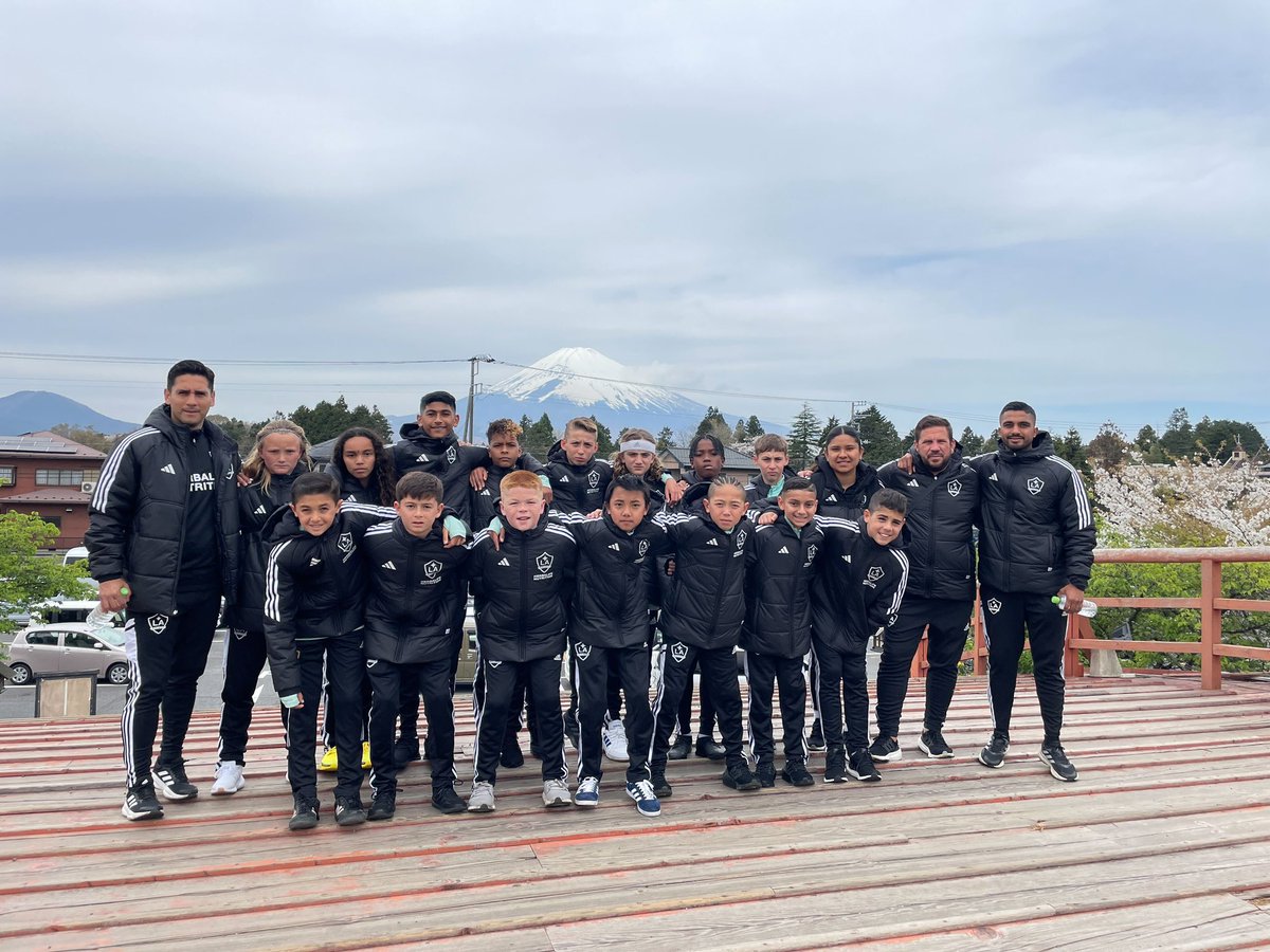 LAGalaxyAcademy's tweet photo. Greetings from Tokyo 🇯🇵

The @LAGalaxy U12s are in Japan to participate in the 2023 Tokyo Nations Cup. https://t.co/tP1bllwRat